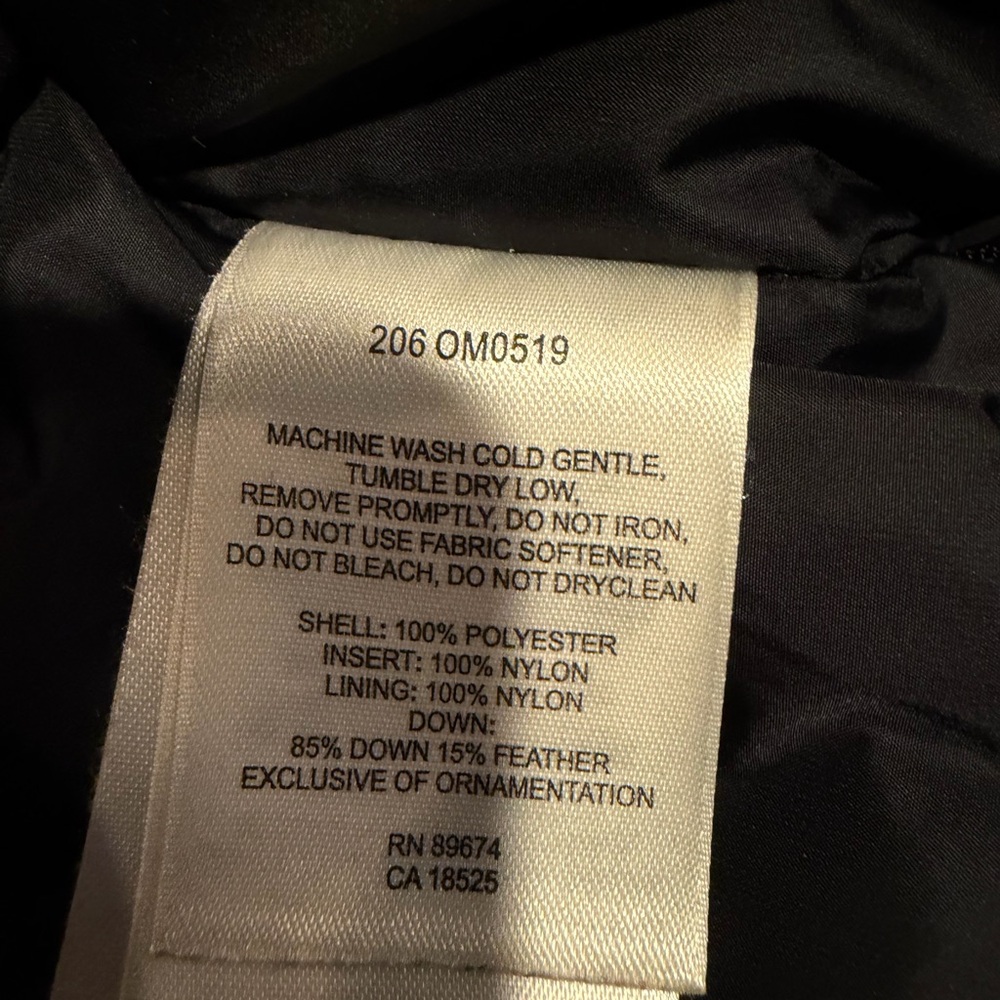 Mountain Hardwear Men’s Two-Tone Puffer Jacket - Picture 5 of 8